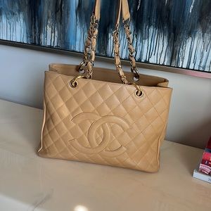 Authentic Chanel caviar shopping tote! Shoulder bag